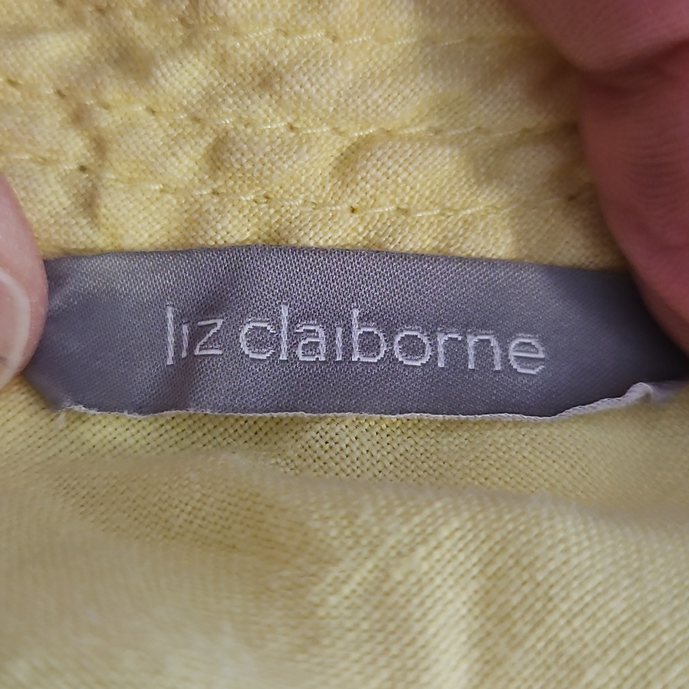 Liz Claiborne Women’s Yellow Tank Top - Classic Scoop Neck Sleeveless - Picture 3 of 4